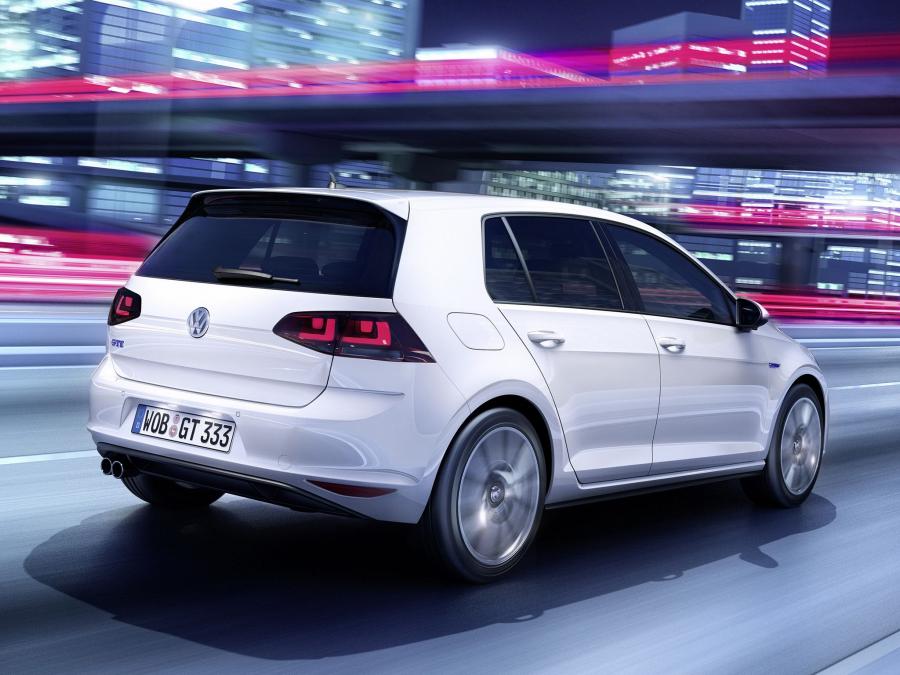  Volkswagen Golf GTE 5-Door 2014 года  (фото 10 из 45)
